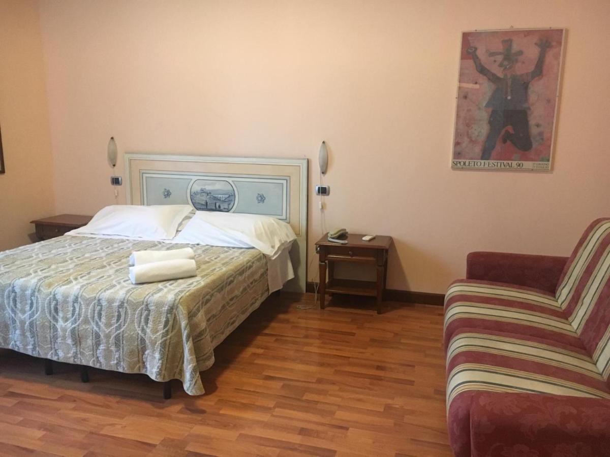 Ospitalita Collicola Hotel สโปเลโต ภายนอก รูปภาพ